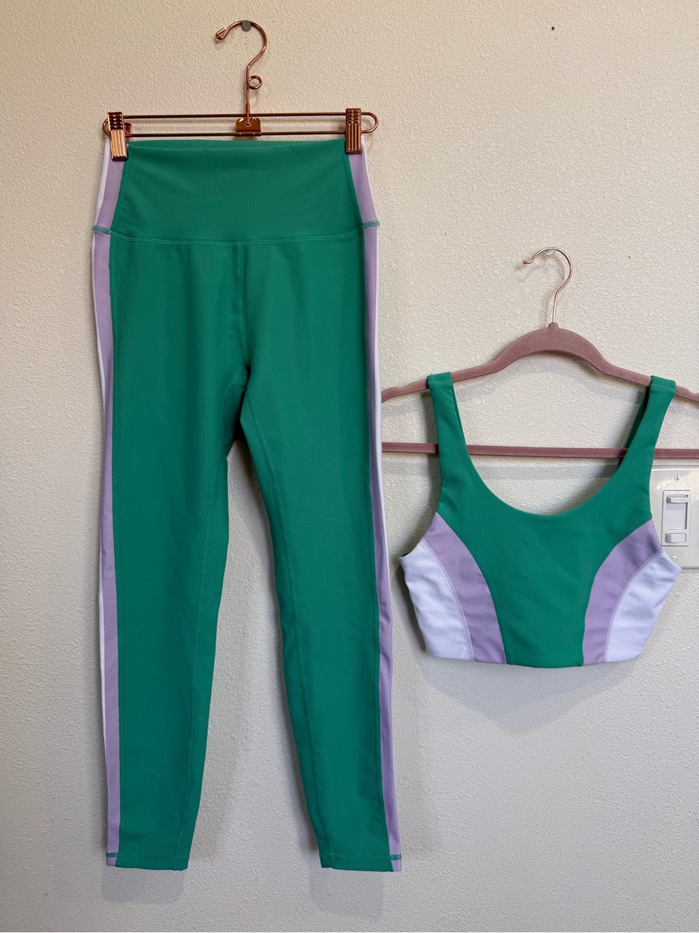 WILO Matching Activewear Set Green Ribbed Leggings & Sports Bra Colorblock S - Picture 3 of 8